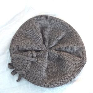 Stylish Gray Knit Beret